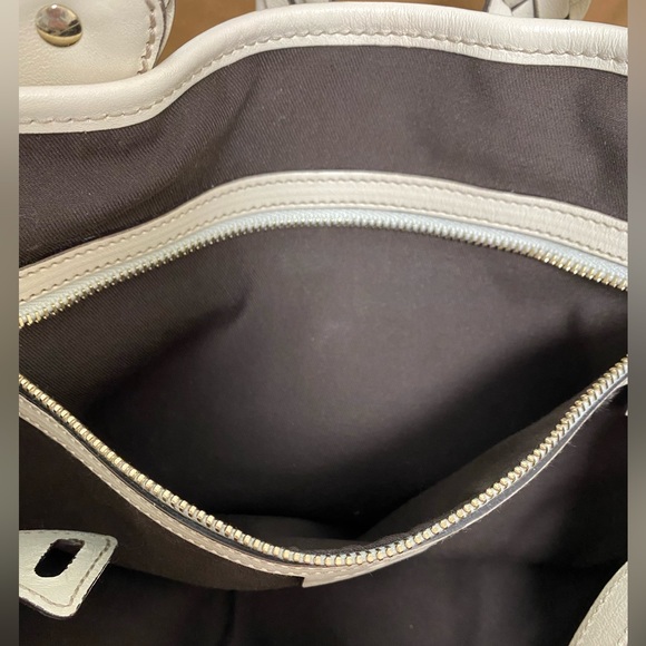 Authentic Gucci GG Horsebit Pelham Shoulder bag. Used once. Excellent condition - Picture 4 of 12